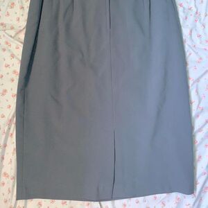 gray pencil skirt